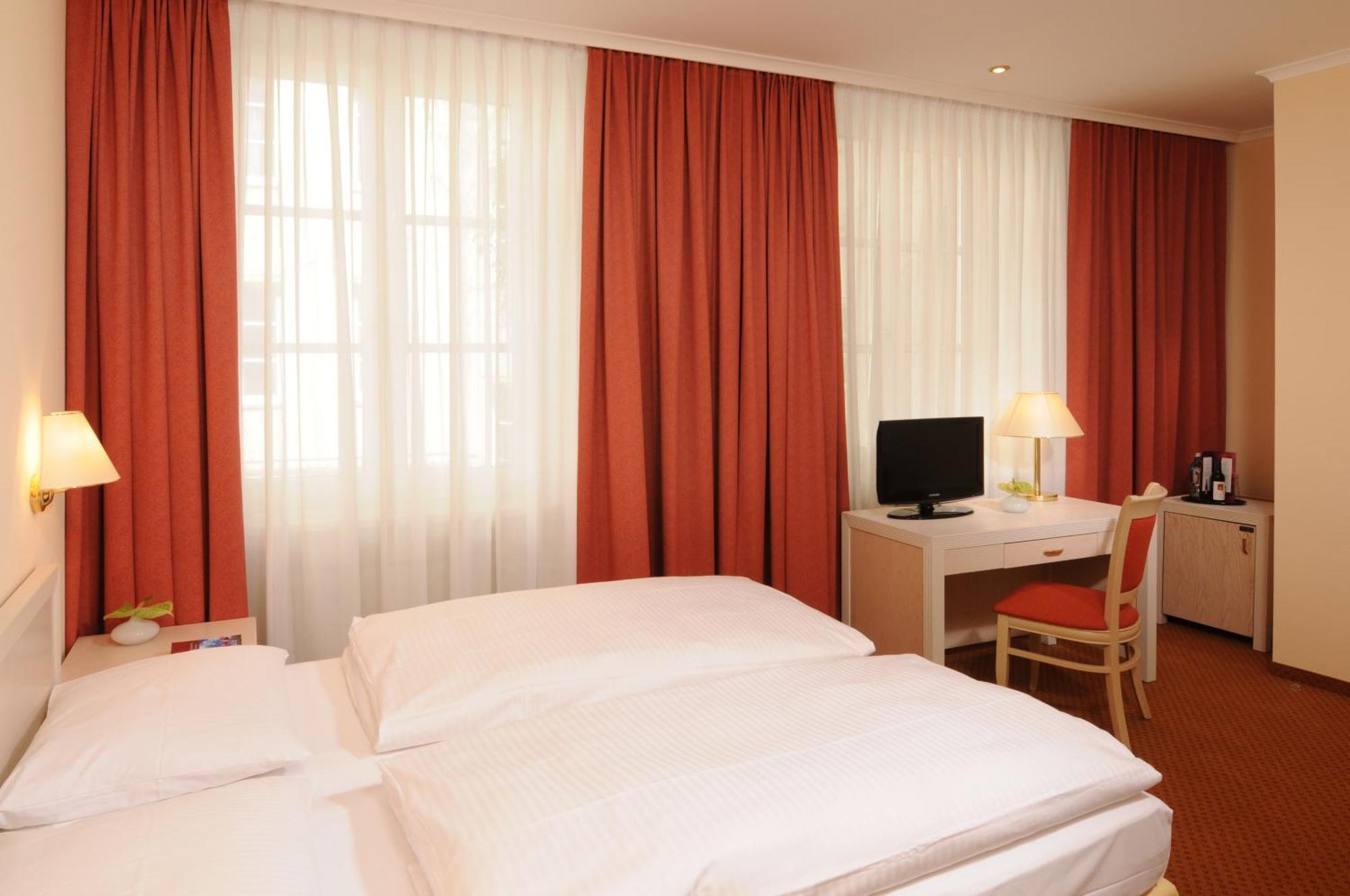 Double Room,580706391:JPEG
